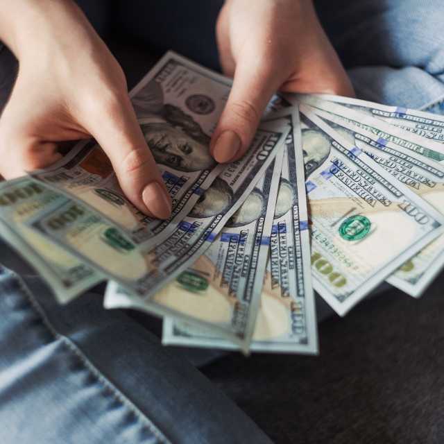 ¡Gana Dinero Ya! Descubre cómo utilizar herramientas de inteligencia artificial para aumentar tus ingresos